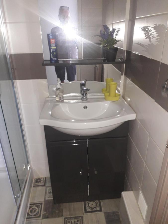 Residence D'Anjou - Grand Studio Avec Balcon Et Parking Privatif 페르피냥 외부 사진